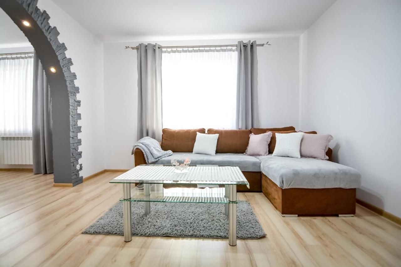 Apartamenty Przystanek Banska Banska Nizna Exteriör bild